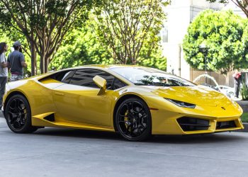 Hybrid vs. Electric: Which is the Better Investment for Drivers?